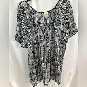 Faded Glory Black and White Blouse